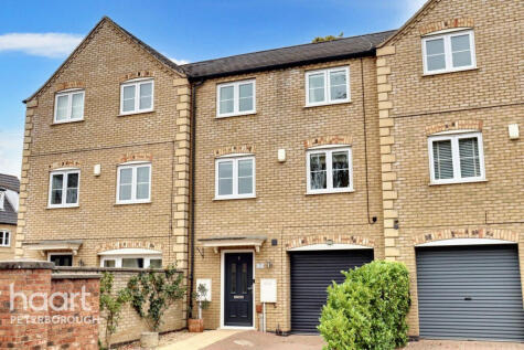 Oak Square, Crowland