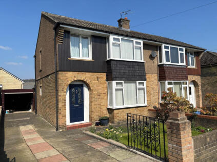 Leafield Avenue, Huddersfield, West Yorkshire, HD3