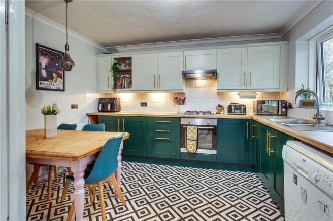 Kitchen/B'fast Room