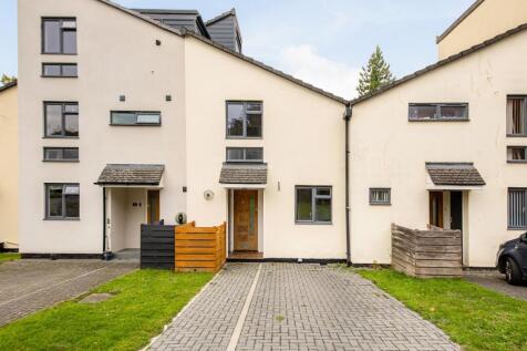 Field View, Caversham, RG4