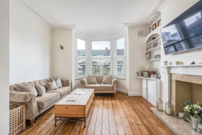 2 bedroom duplex for sale in Tooting Bec Road, London, SW17, SW17