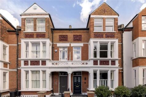 Carmalt Gardens, London, Putney, SW15