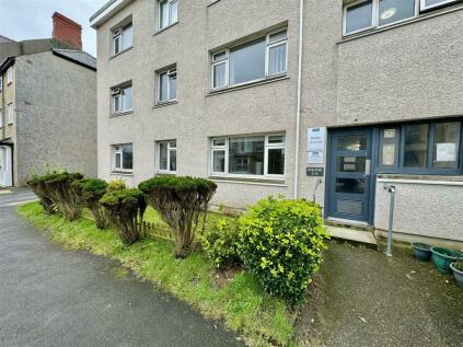 Pwllheli - 2 bedroom flat for sale