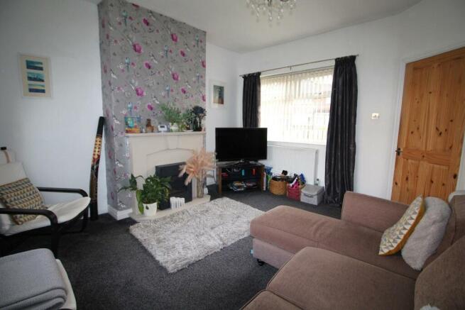 LIVING ROOM3.JPG