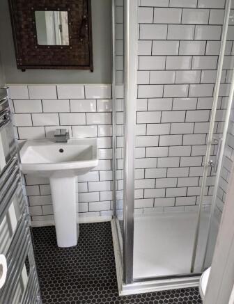 Darley ad bathroom.jpg