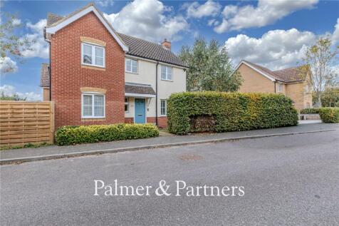 Long Avenue, Saxmundham, Suffolk, IP17