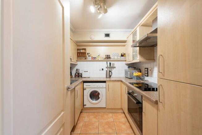 kitchen (2).jpg