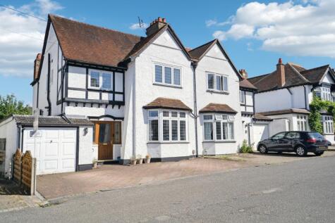 Avenue Rise, Bushey, WD23