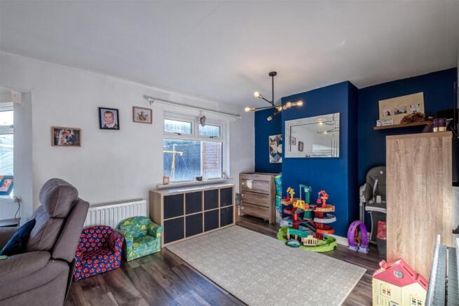 20 Saves Lane (4 of 20).jpg