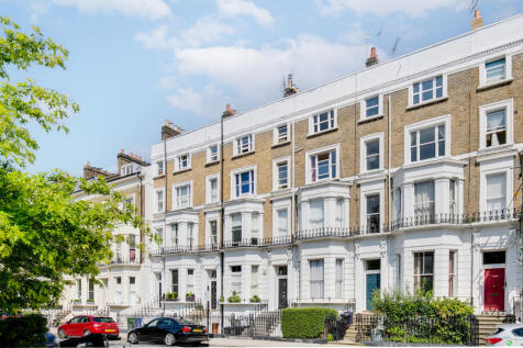 St. James's Gardens, London, W11