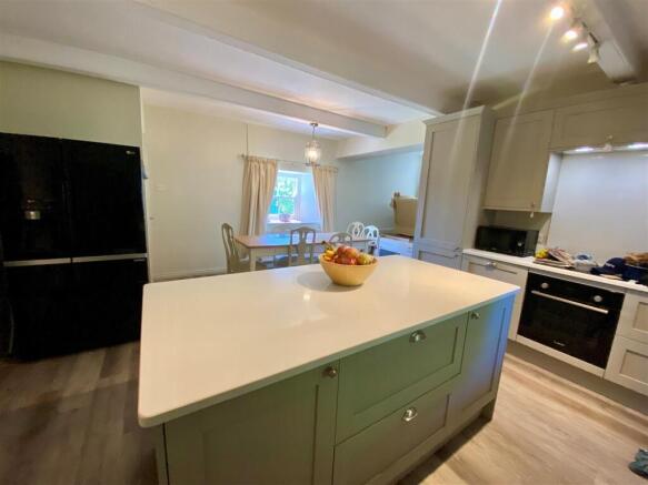 cae pentre kitchen.jpg