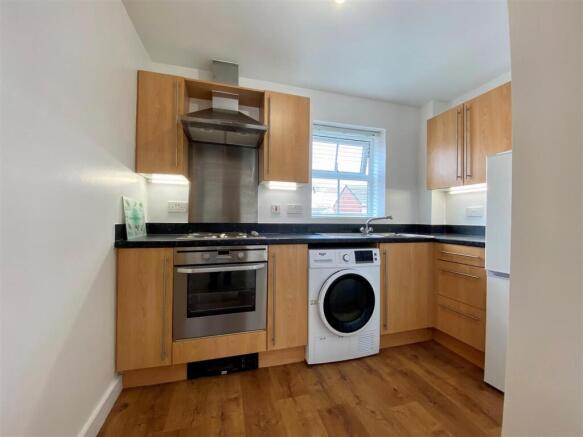 288 kitchen.jpg
