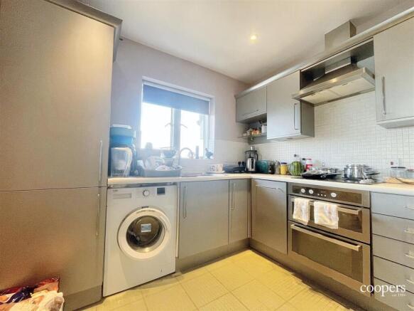 Kitchen 2 (1).jpg