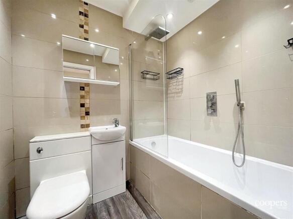 Bathroom (24).jpg