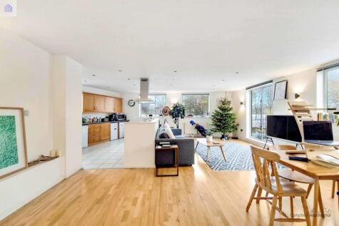 Gatehouse Gunmakers Lane London E3 5PE