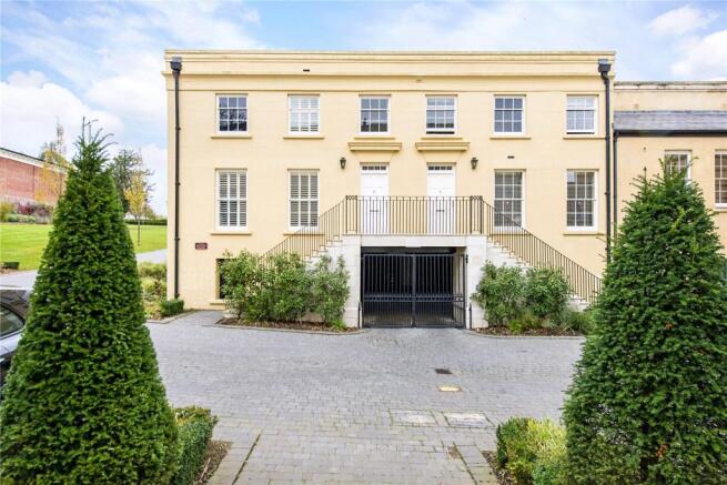 3 Bedroom Duplex For Sale In Bentley Priory Mansion House