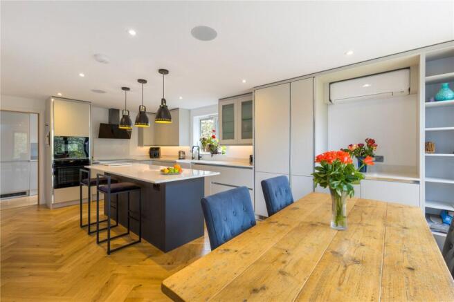 Dining/Kitchen