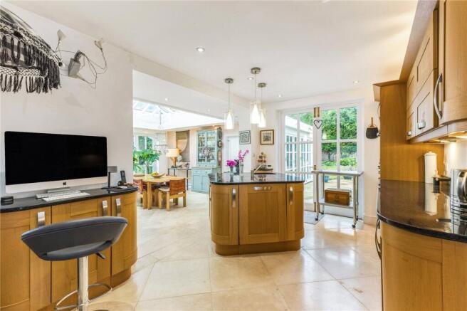 Kitchen/B'fast Room