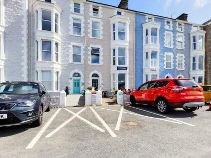 Barmouth - 11 bedroom town house for sale