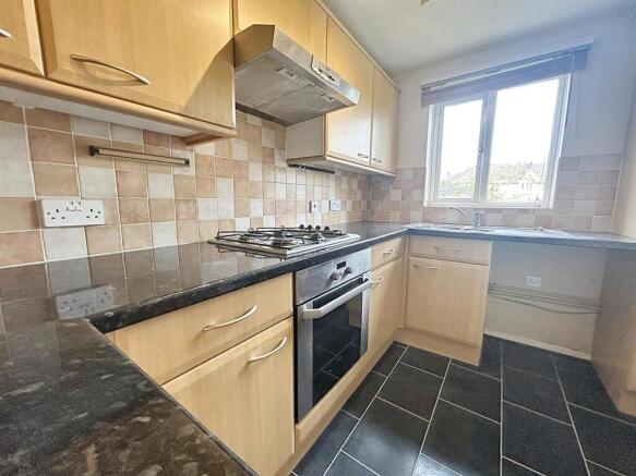 Kitchen 1.jpg