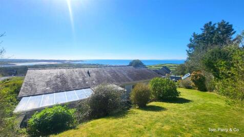 5 Llwyn Y Gadair, LLanfair