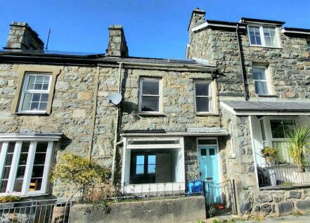 Dwylan, High Street, Harlech