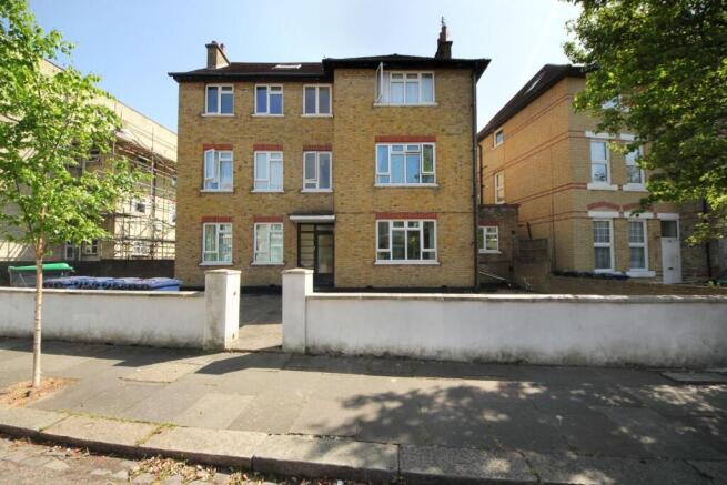 Gv- F1 - 54 Grange Park (1).jpg