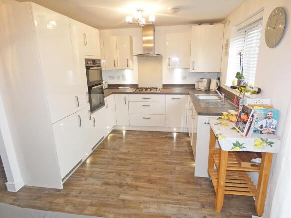 2280kitchen3.jpg