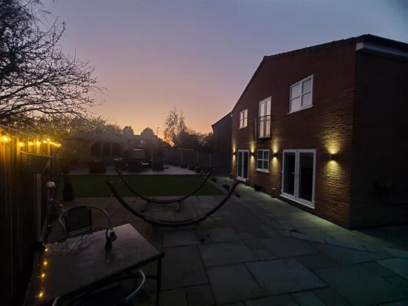 TWILIGHT VIEW REAR