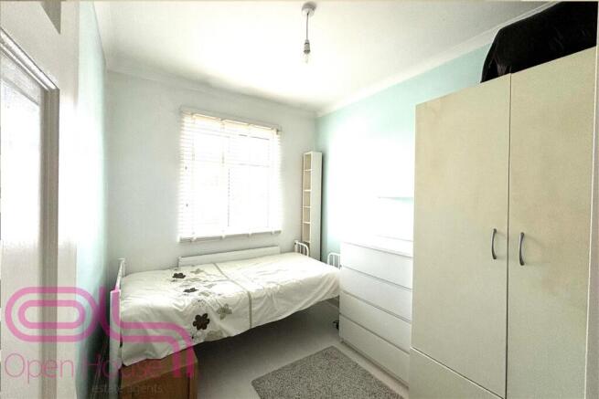 Hanworth Rd - Bedroom 1.jpg
