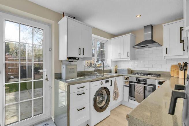Kitchen 1.jpg