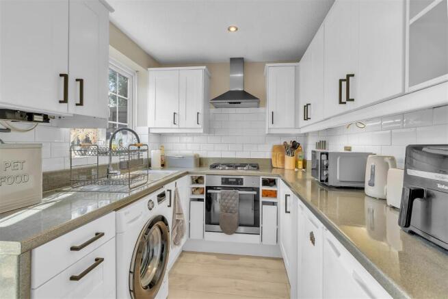 kitchen 2.jpg