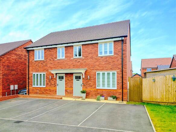 Bluebell Close, Anslow, Burton-on-Trent (1).jpg