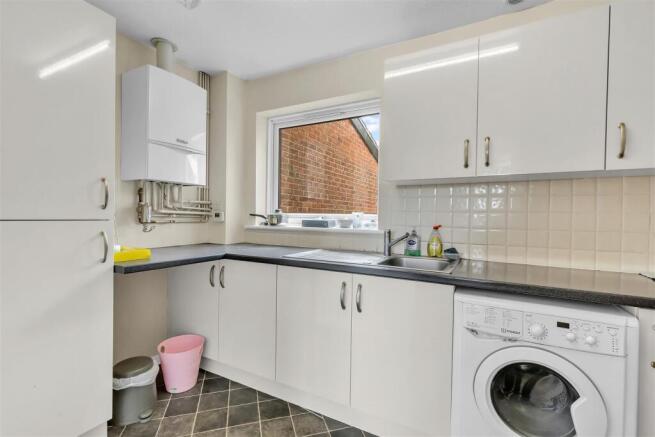 kitchen 2.jpg