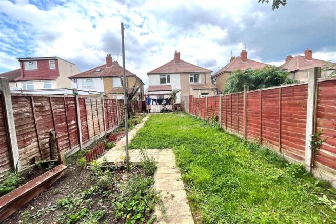 Sunbury Road - Garden 2.jpg