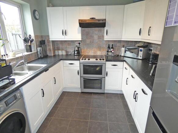 2295kitchen.jpg
