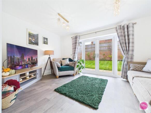 56 Drift Road, Castle Gresley (10).jpg