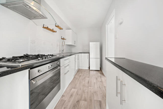 7 Shere Lodge 48 Harewood Road SW19 2HD-6