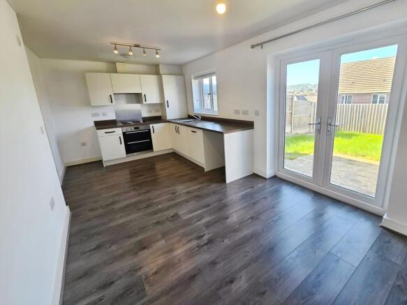 8585cfbf-Kitchen3