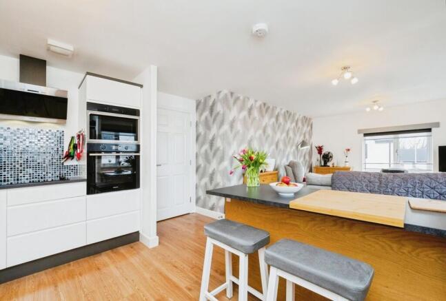 Kitchen lounge