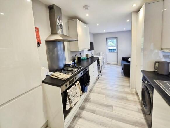 f2591bae-Kitchen ...