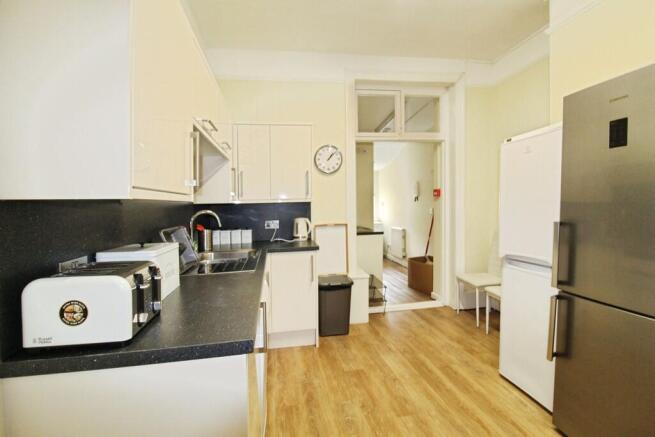 e9cc3fb1-Kitchen