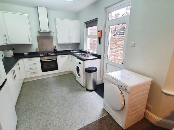 c2ed90c2-Kitchen ...