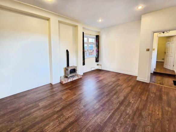 0c365cac-living 2...