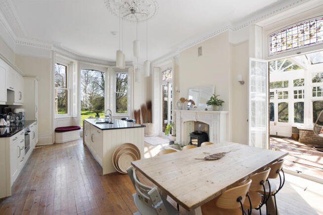 Kitchen/Dining