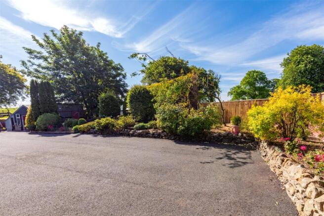 Front Drive/Garden