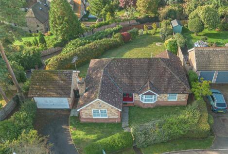 Masons Way, Codmore Hill, Pulborough, West Sussex, RH20