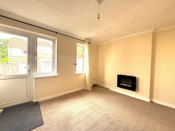 Living room (2)
