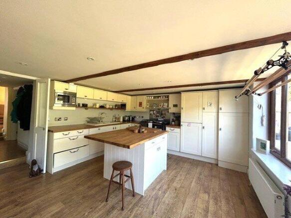Kitchen (1) 