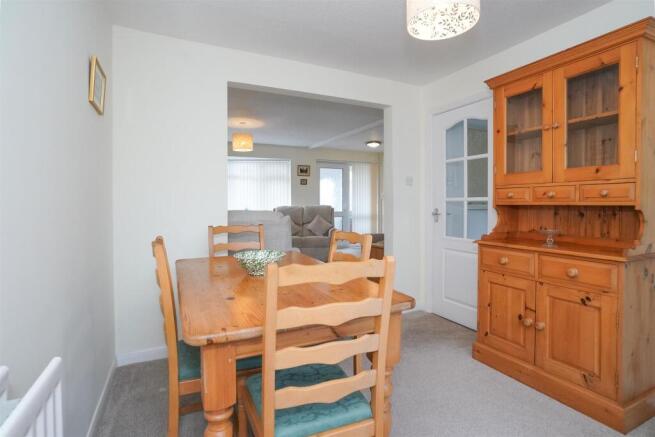 67 Ashford Gardens-3.jpg